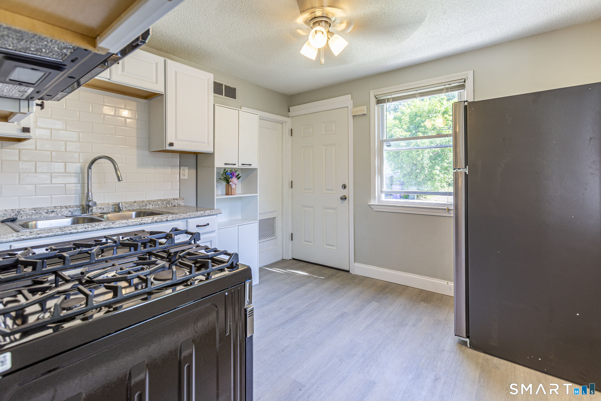 163-165 Woodlawn Circle East Hartford CT 06108