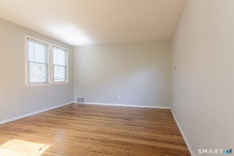 163-165 Woodlawn Circle East Hartford CT 06108