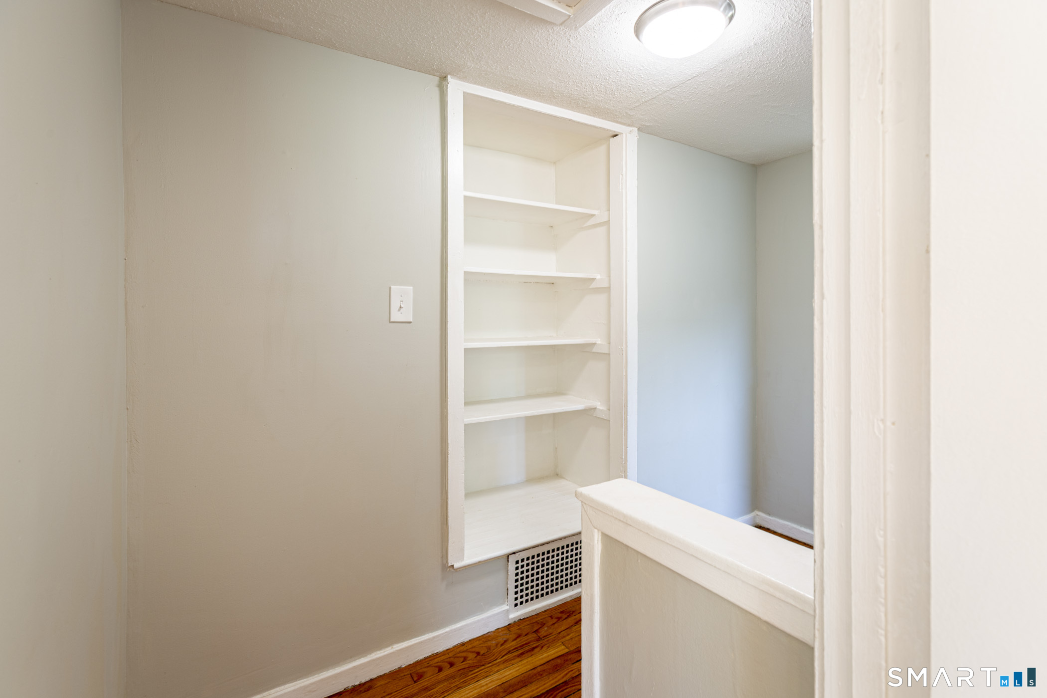 163-165 Woodlawn Circle East Hartford CT 06108