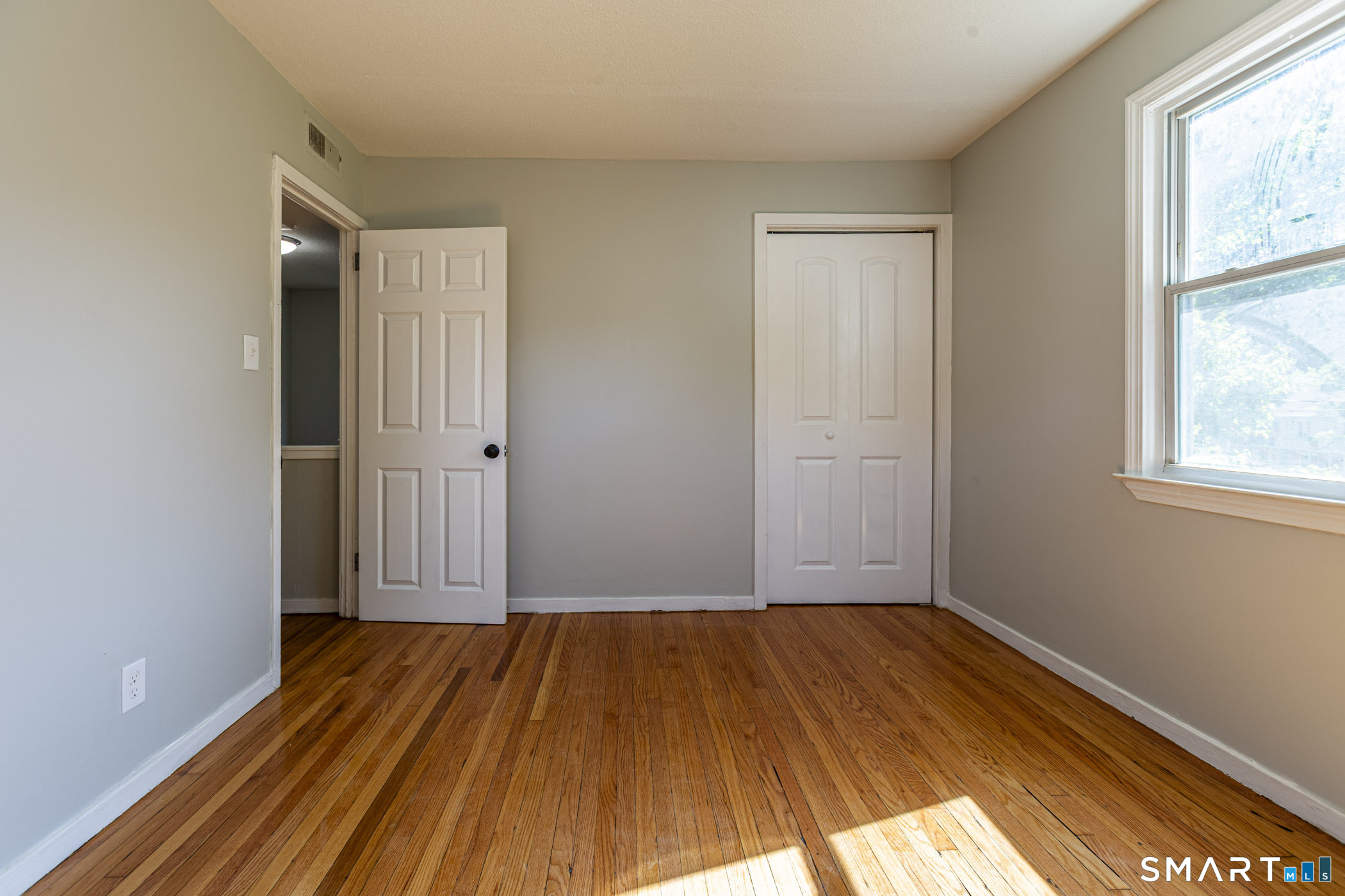 163-165 Woodlawn Circle East Hartford CT 06108
