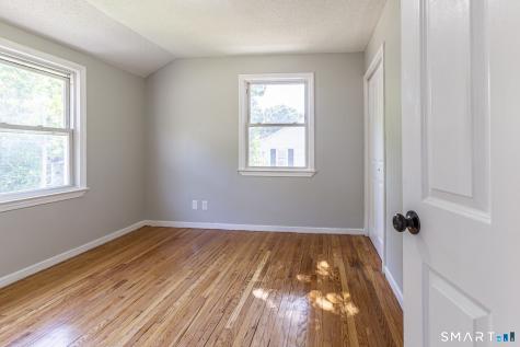 163-165 Woodlawn Circle East Hartford CT 06108
