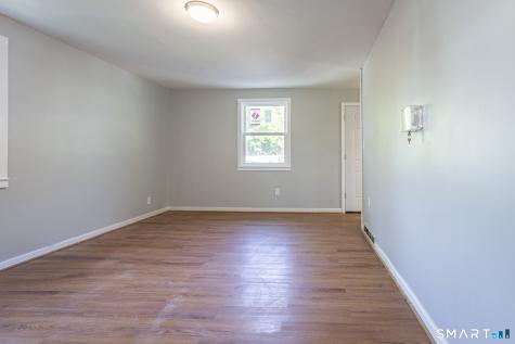 163-165 Woodlawn Circle East Hartford CT 06108