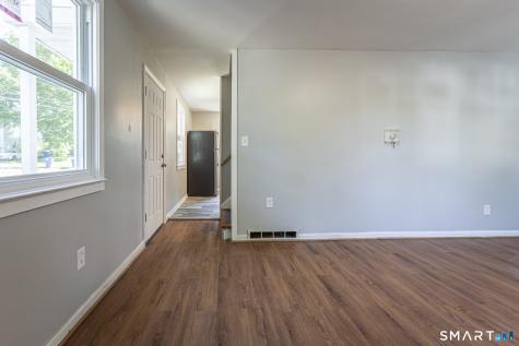 163-165 Woodlawn Circle East Hartford CT 06108