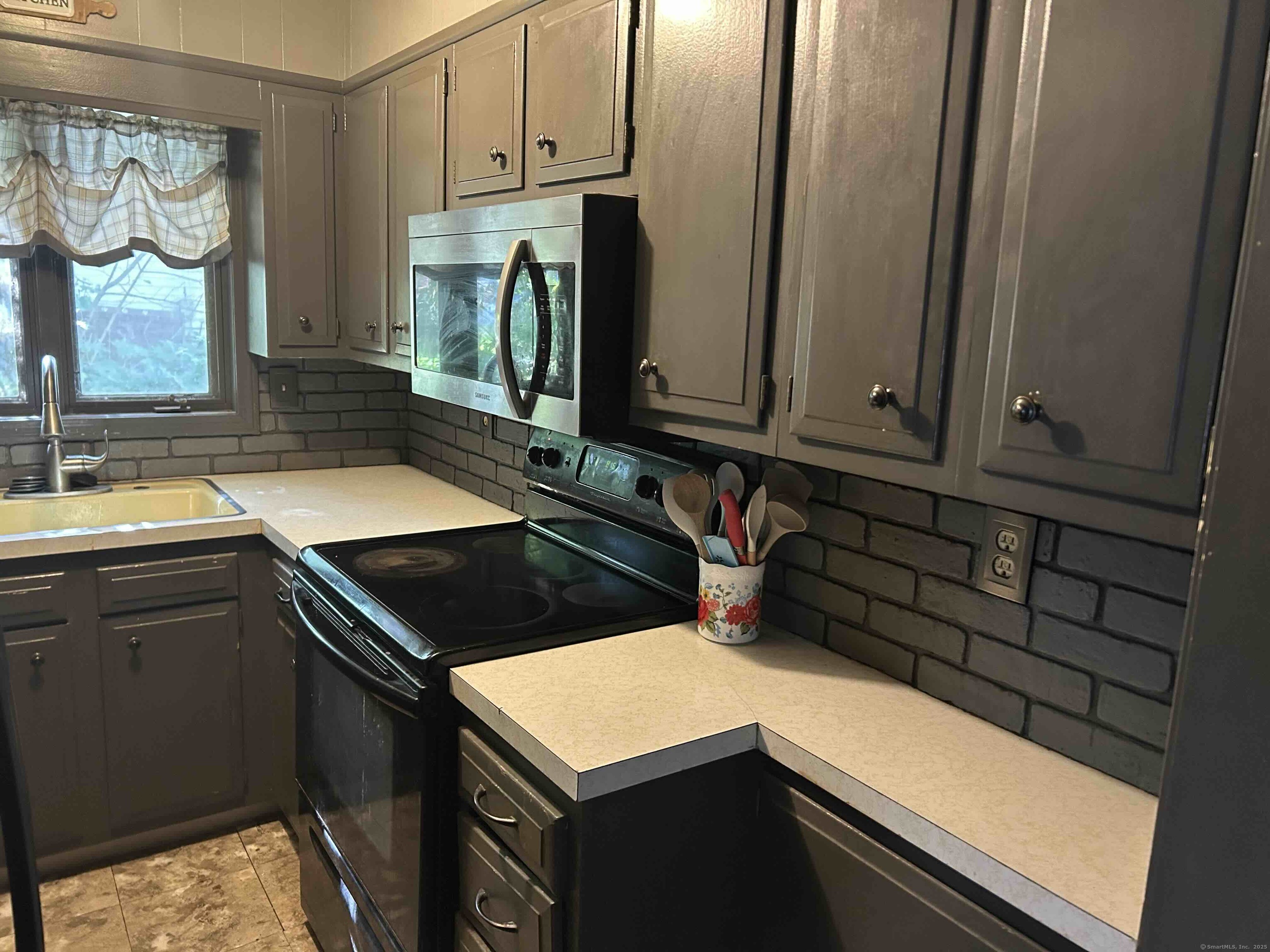 158 South Walnut Street Plainfield CT 06374