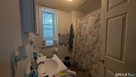 35 Lake Street Norwich CT 06360