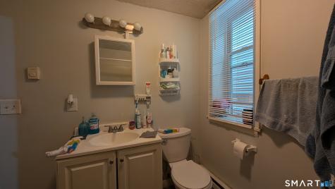 35 Lake Street Norwich CT 06360
