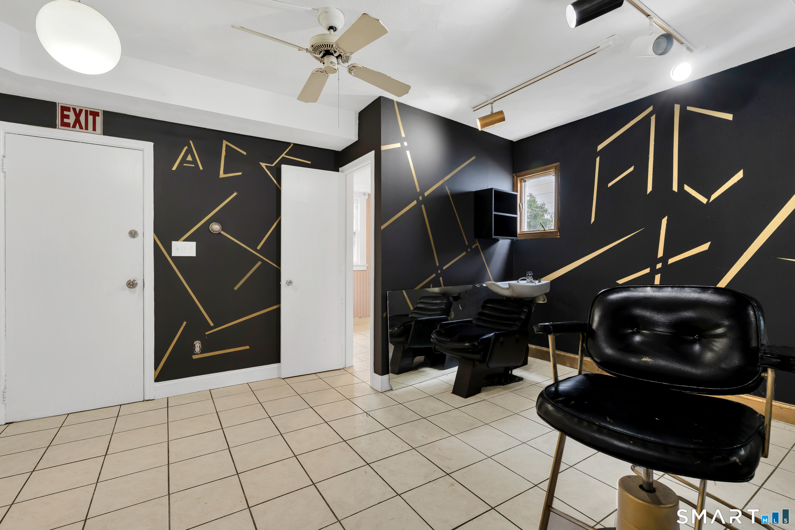 1428 Dixwell Avenue Hamden CT 06514