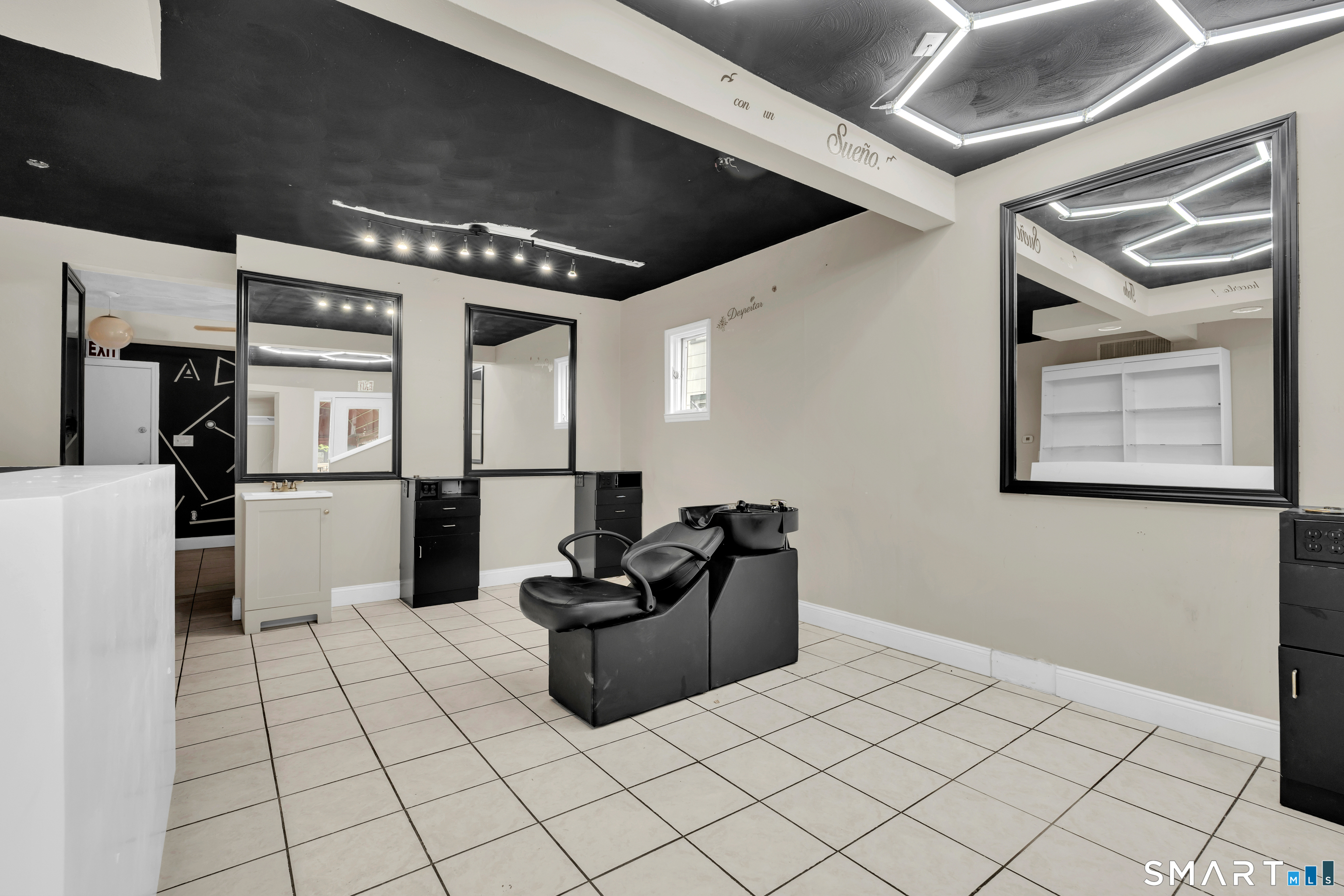 1428 Dixwell Avenue Hamden CT 06514