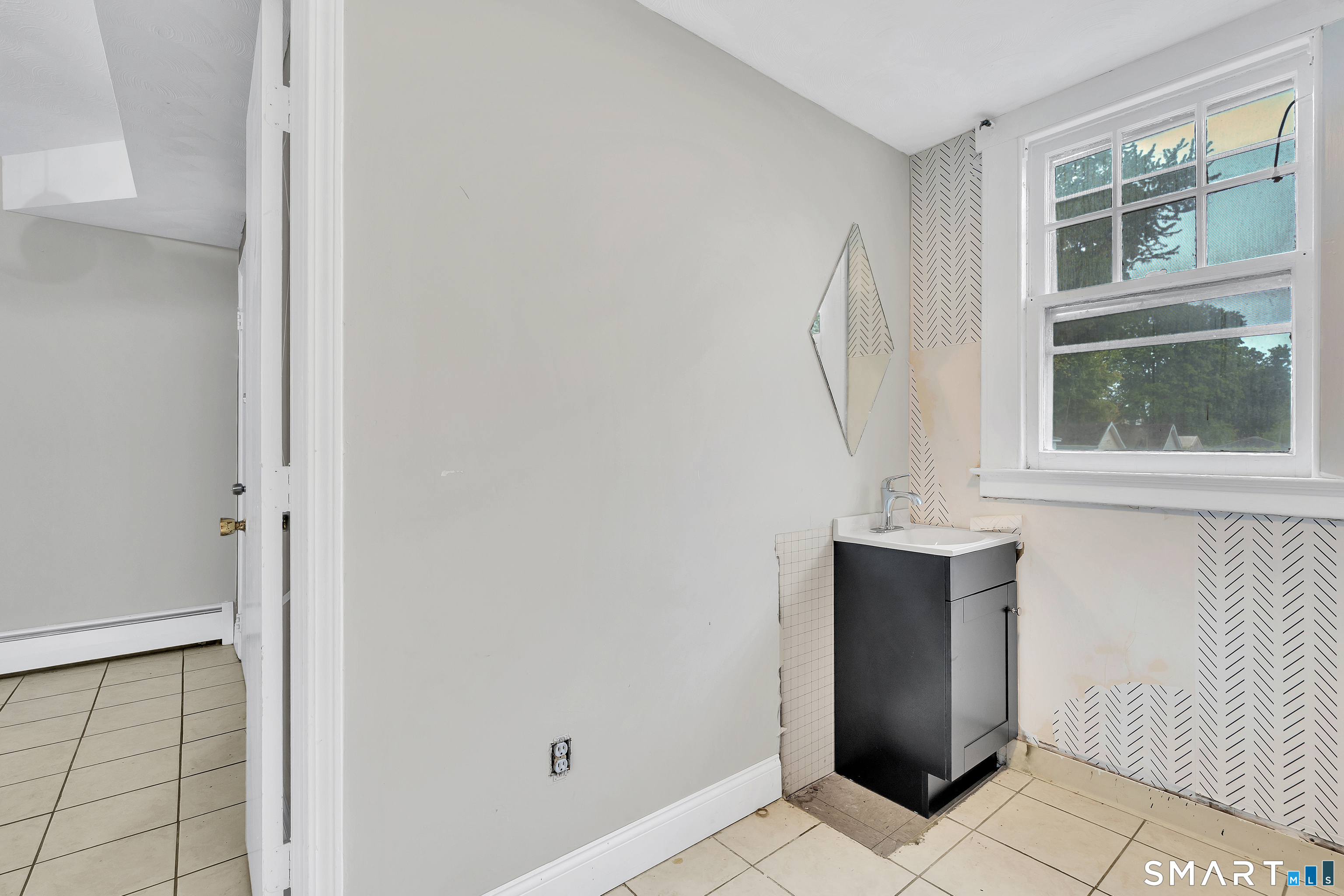1428 Dixwell Avenue Hamden CT 06514