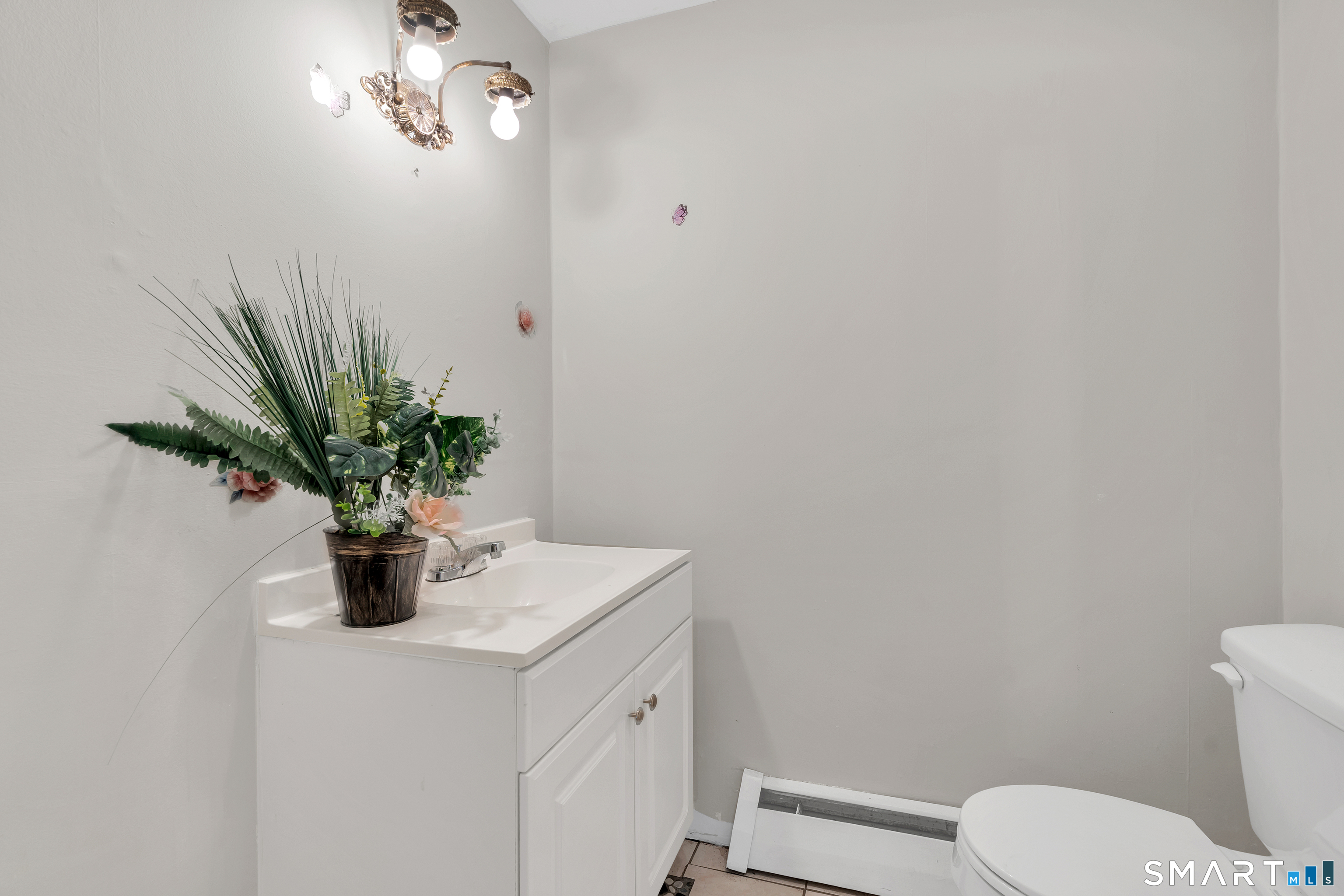 1428 Dixwell Avenue Hamden CT 06514