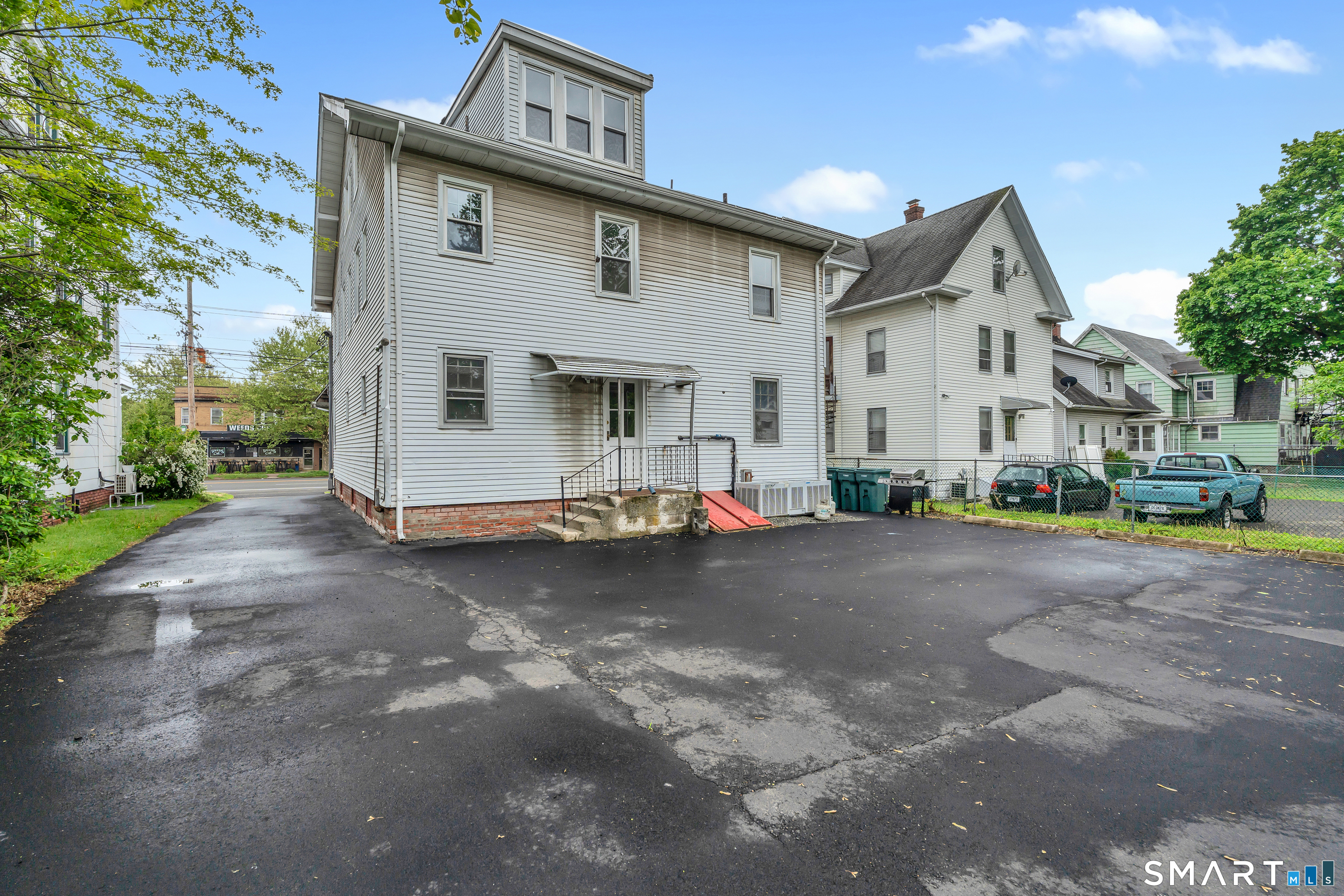 1428 Dixwell Avenue Hamden CT 06514