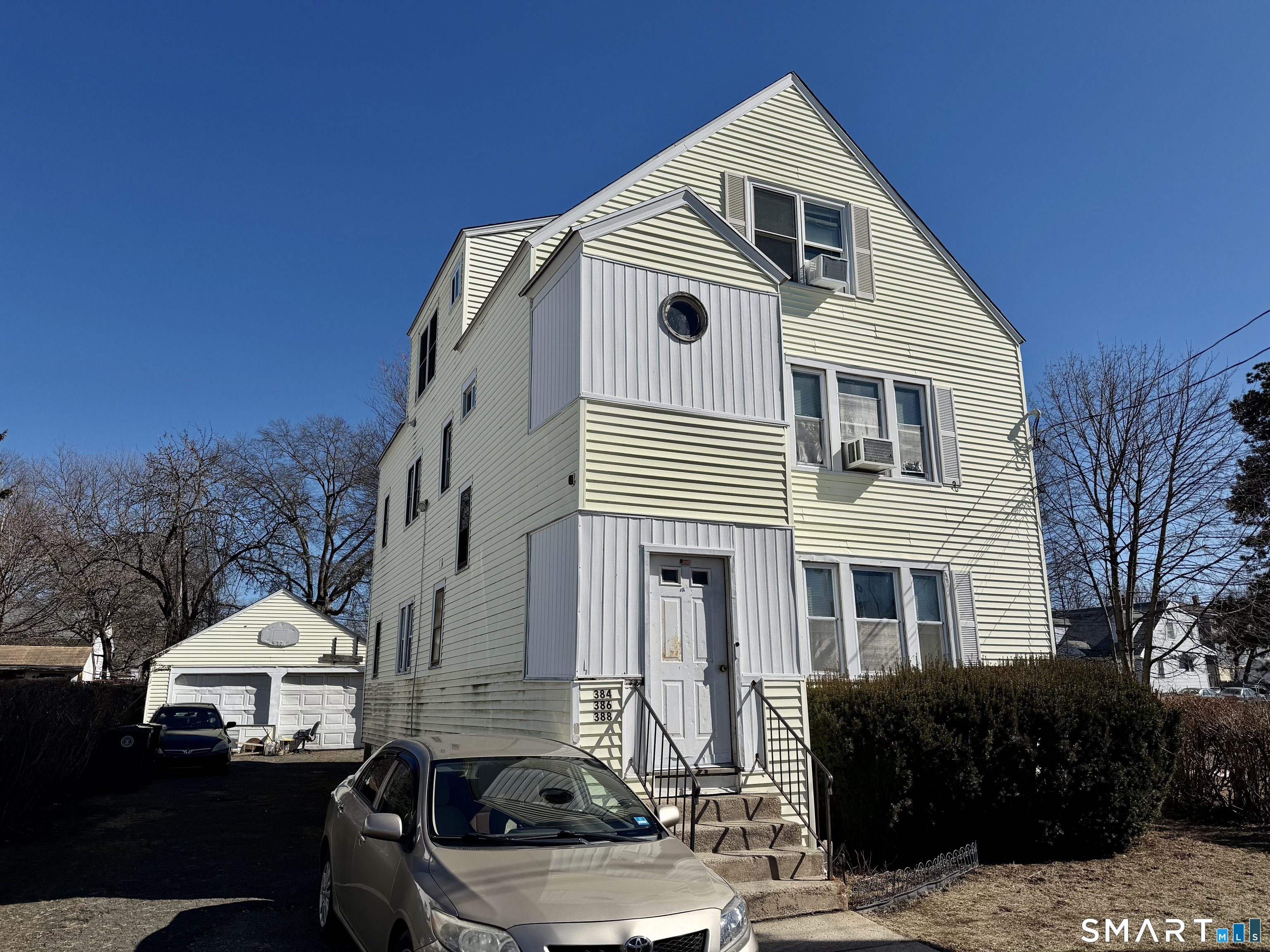 384 Thompson Street Stratford CT 06615