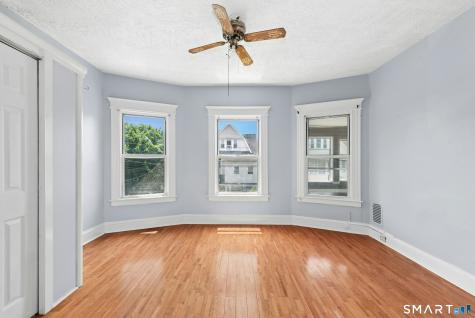 32-34 Park Terrace Bridgeport CT 06604