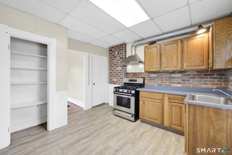 24 Thompson Court Enfield CT 06082
