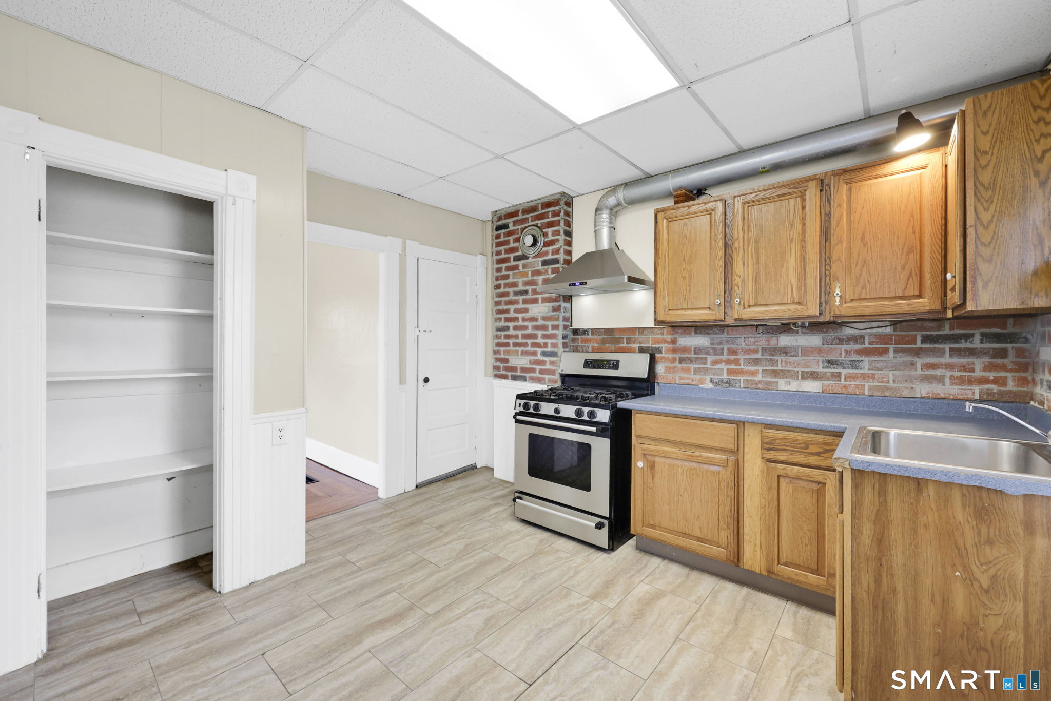 24 Thompson Court Enfield CT 06082