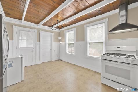 24 Thompson Court Enfield CT 06082