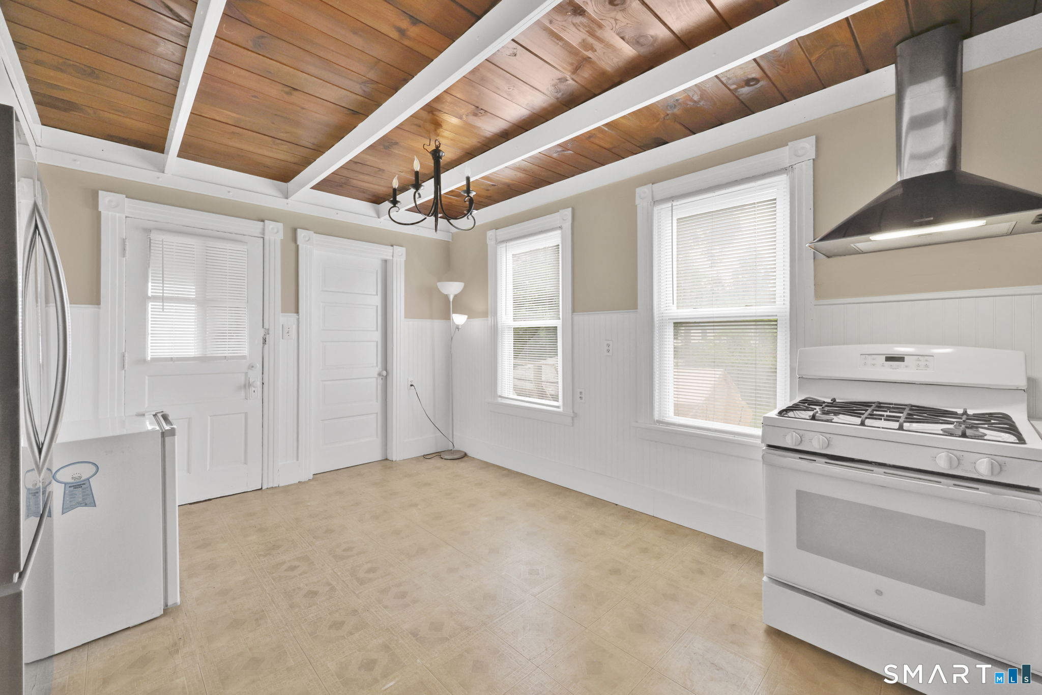 24 Thompson Court Enfield CT 06082