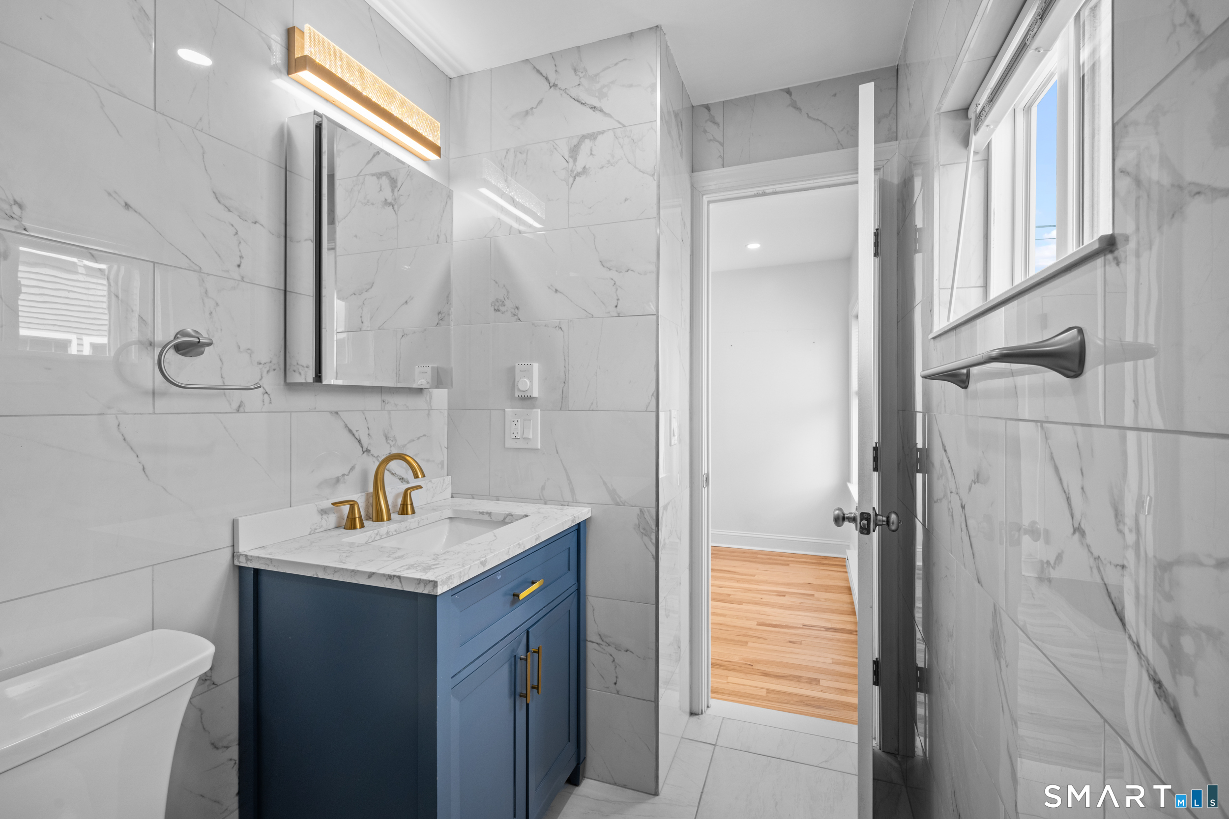198 Montauk Avenue New London CT 06320