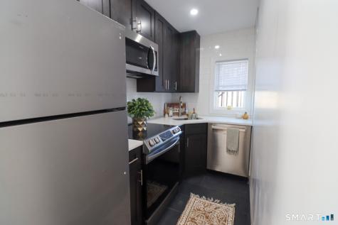 198 Montauk Avenue New London CT 06320