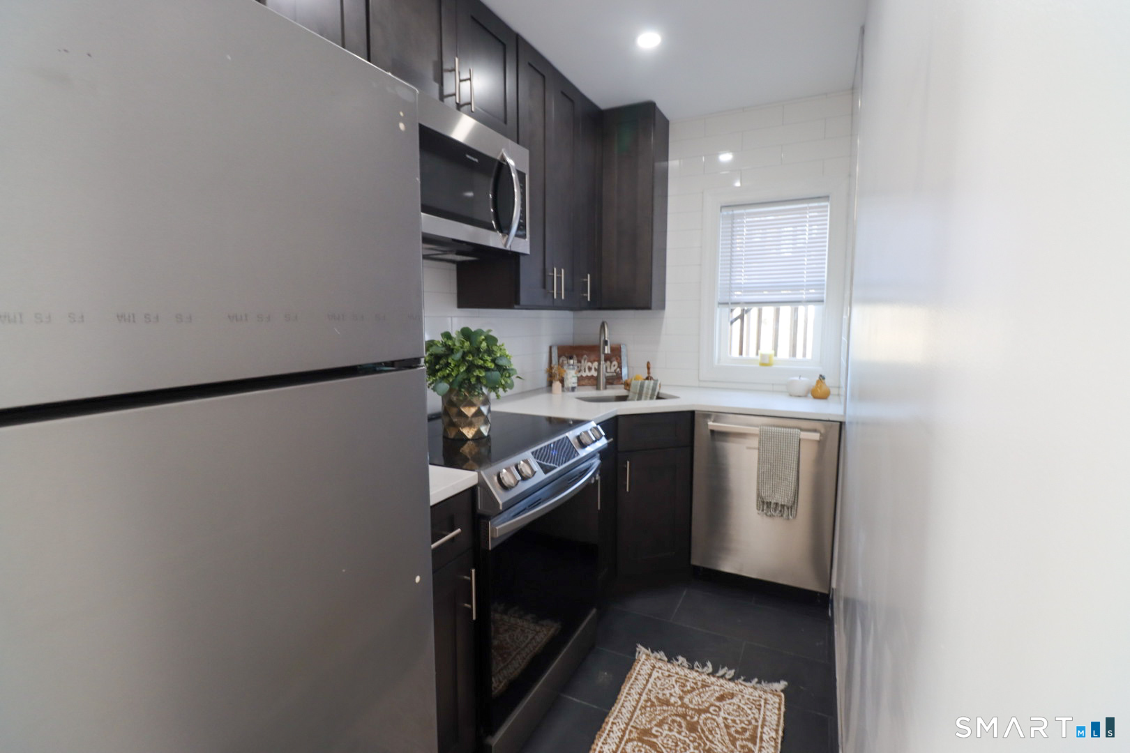 198 Montauk Avenue New London CT 06320