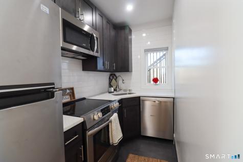 198 Montauk Avenue New London CT 06320