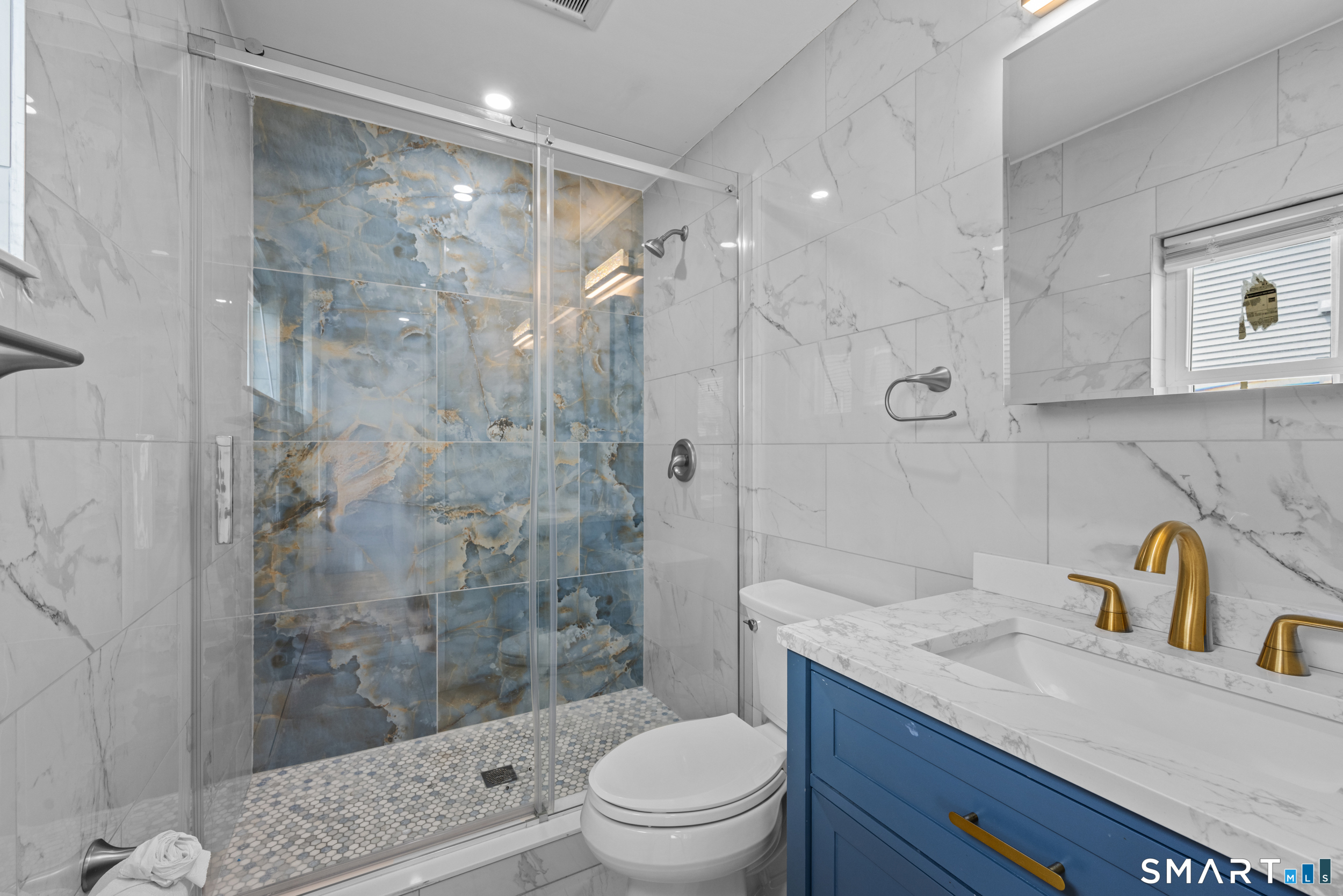 198 Montauk Avenue New London CT 06320