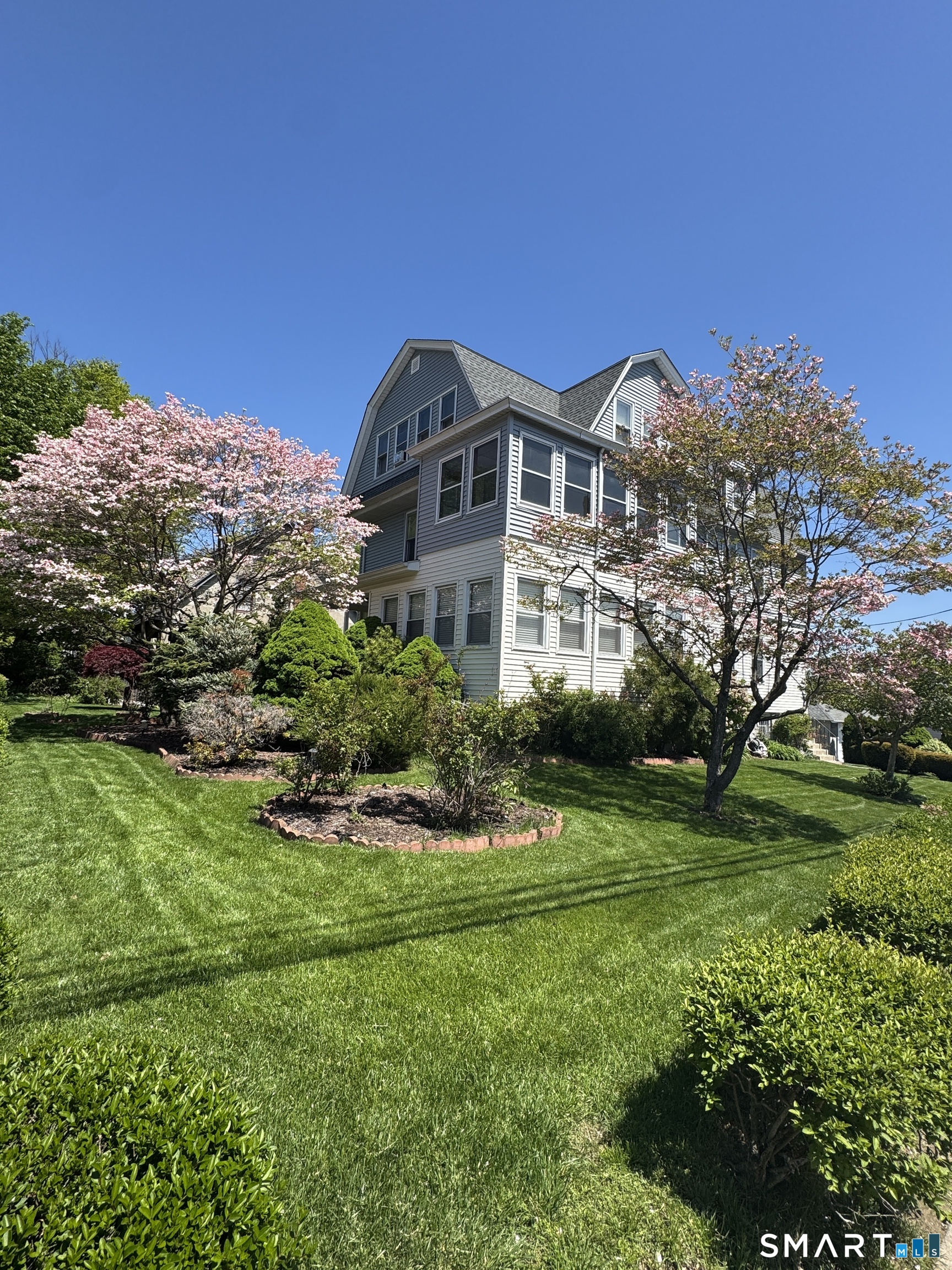 290-292 Grandview Terrace Hartford CT 06114