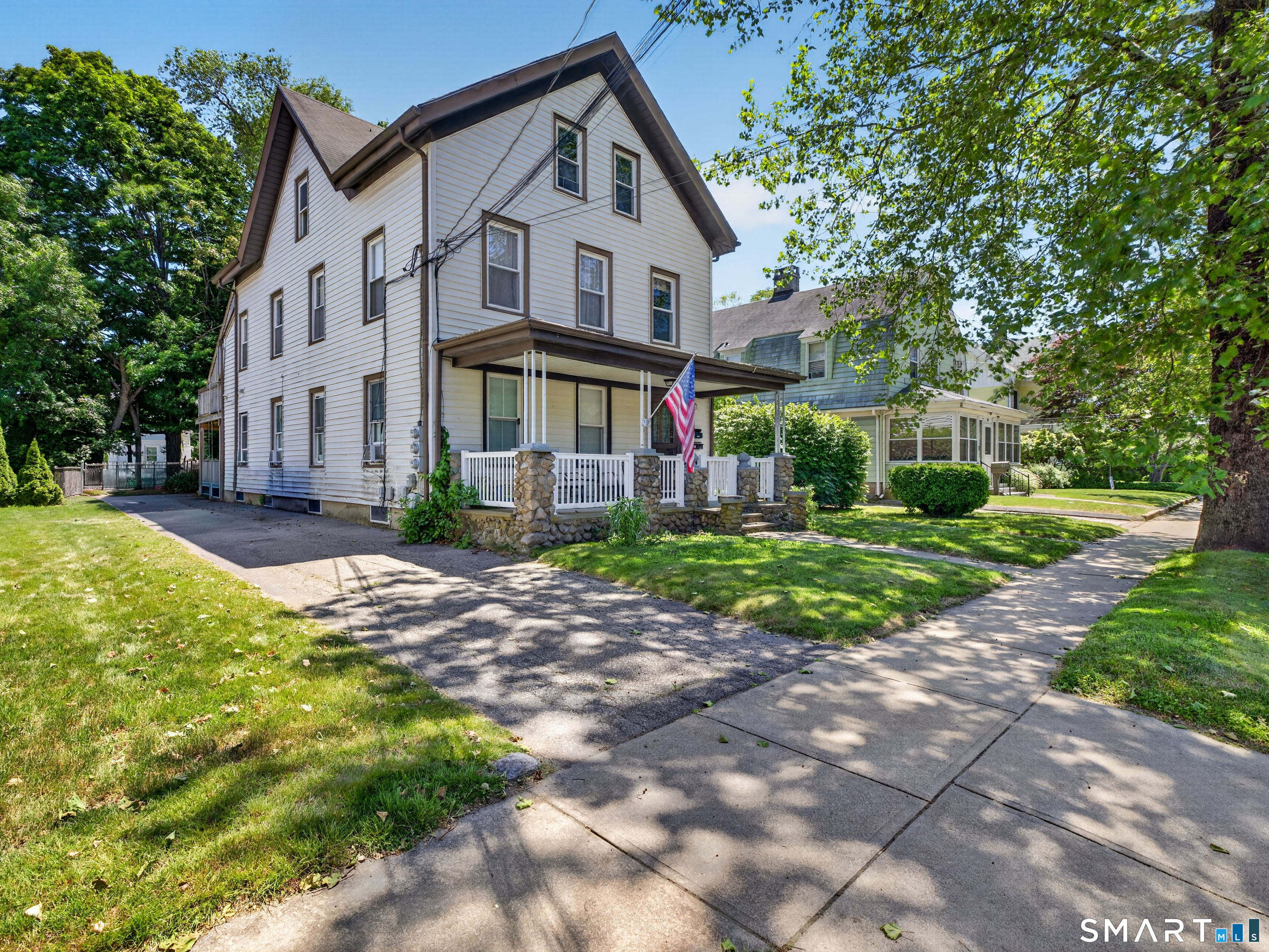 28 Moss Street Stonington CT 06379