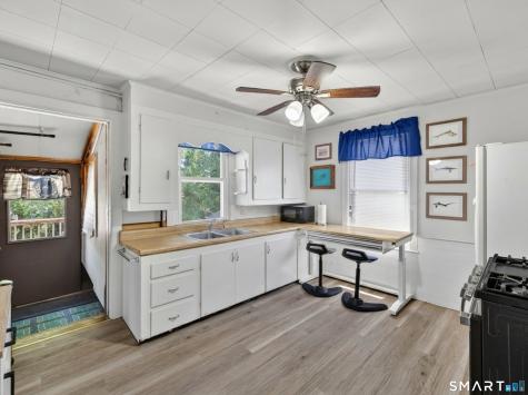 28 Moss Street Stonington CT 06379
