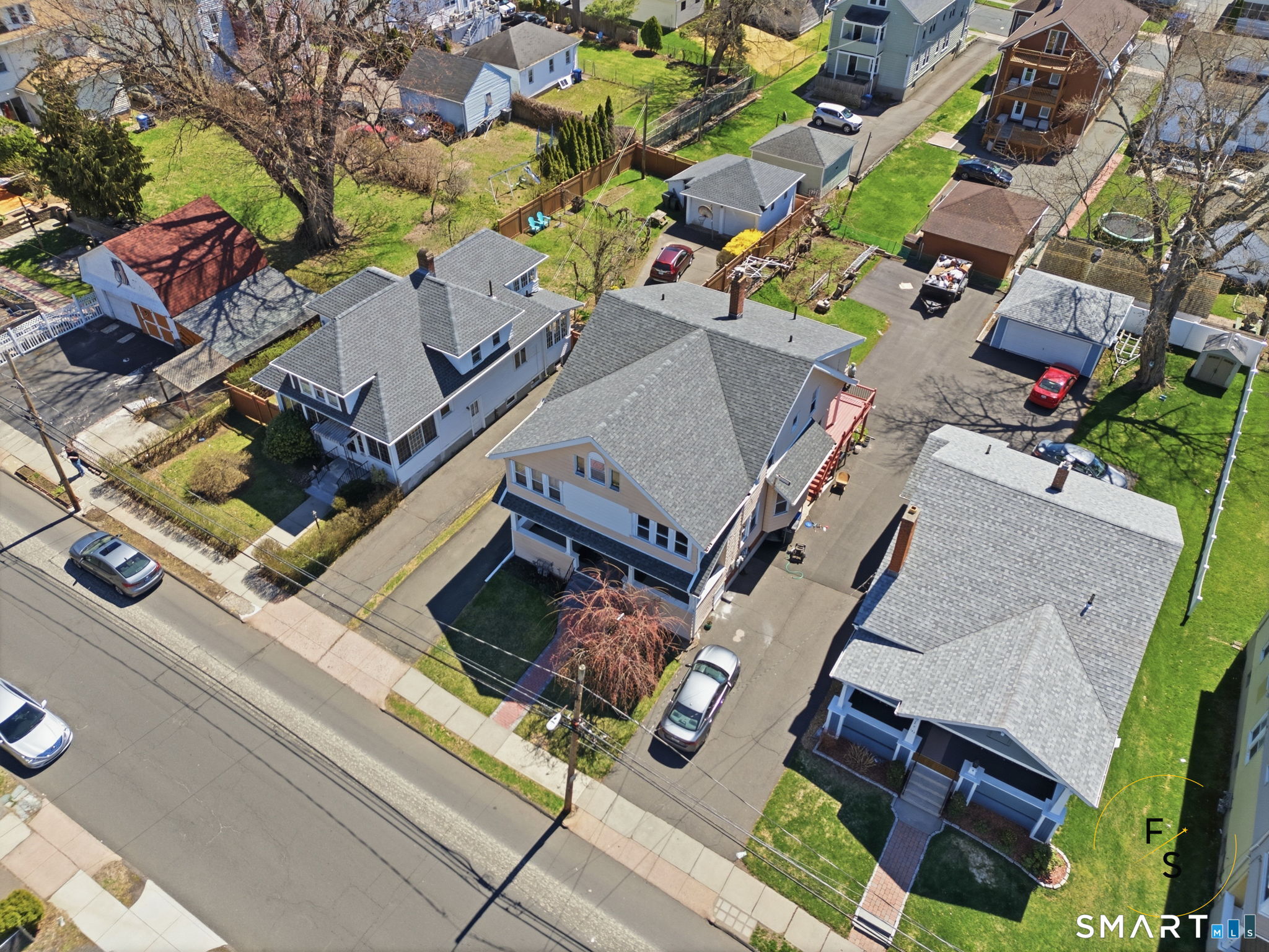 137 Linnmoore Street Hartford CT 06114