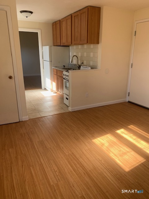 174 Hillside Avenue Hartford CT 06106