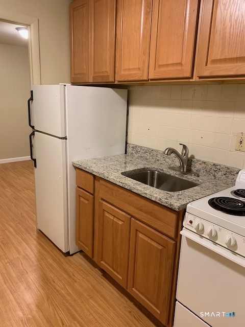 174 Hillside Avenue Hartford CT 06106