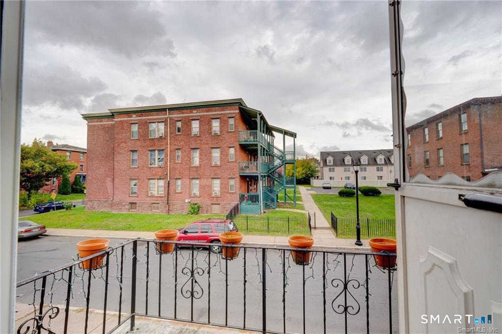 41-43 Dean Street Hartford CT 06114