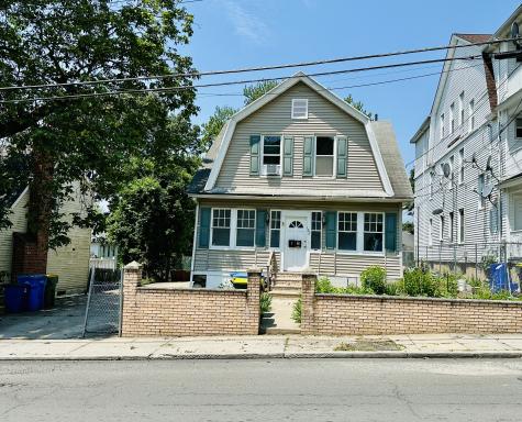 182 Oak Street Waterbury CT 06704