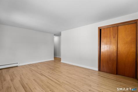 35 Glenwood Street Manchester CT 06040