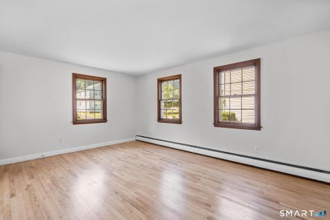 35 Glenwood Street Manchester CT 06040