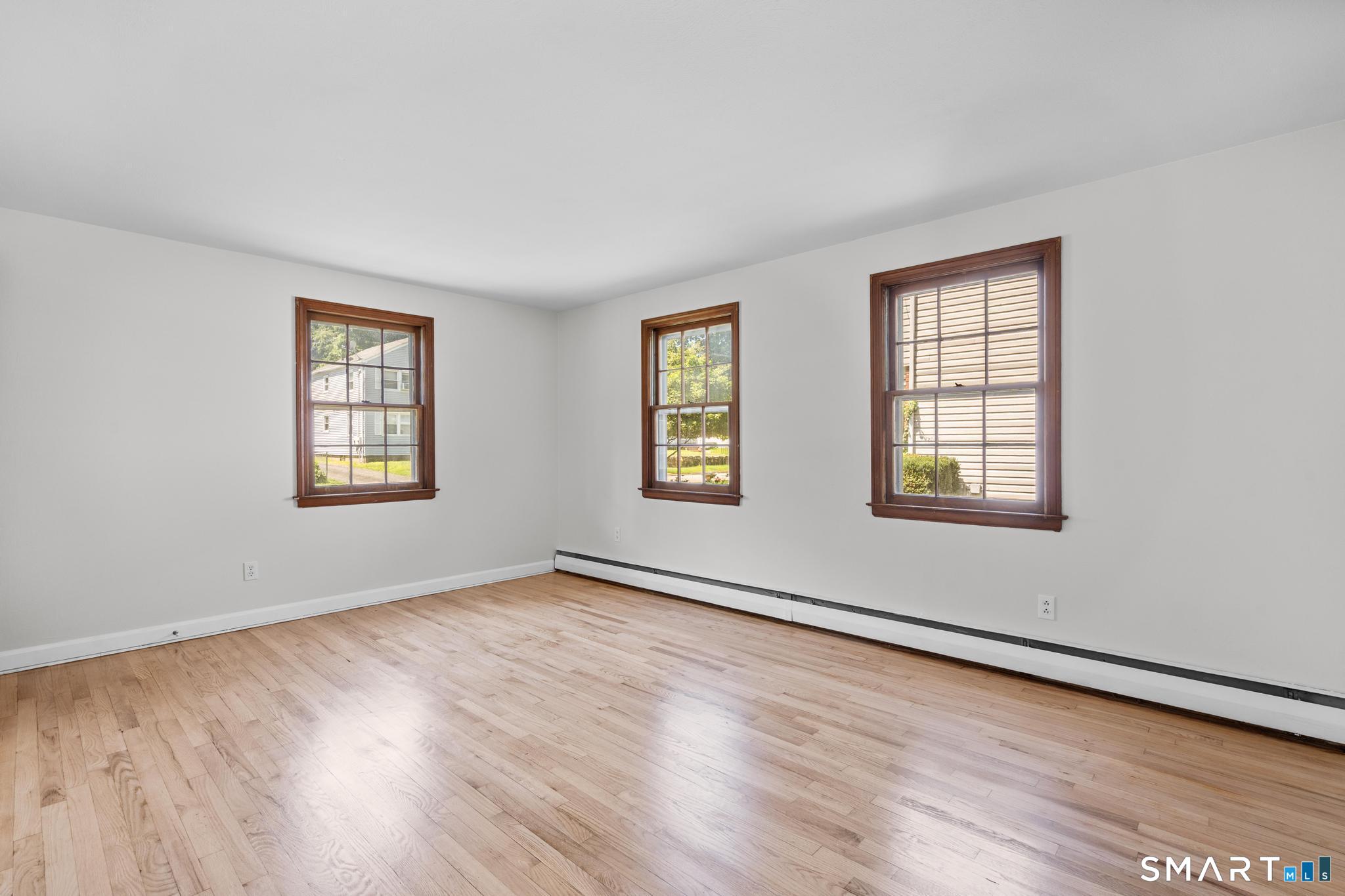 35 Glenwood Street Manchester CT 06040
