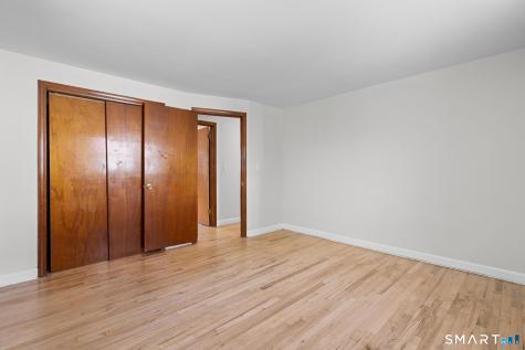 35 Glenwood Street Manchester CT 06040