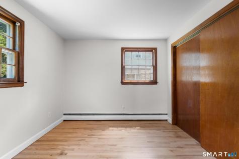 35 Glenwood Street Manchester CT 06040