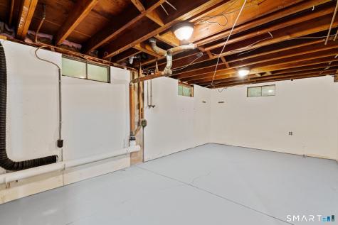 35 Glenwood Street Manchester CT 06040