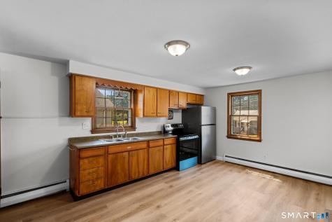35 Glenwood Street Manchester CT 06040