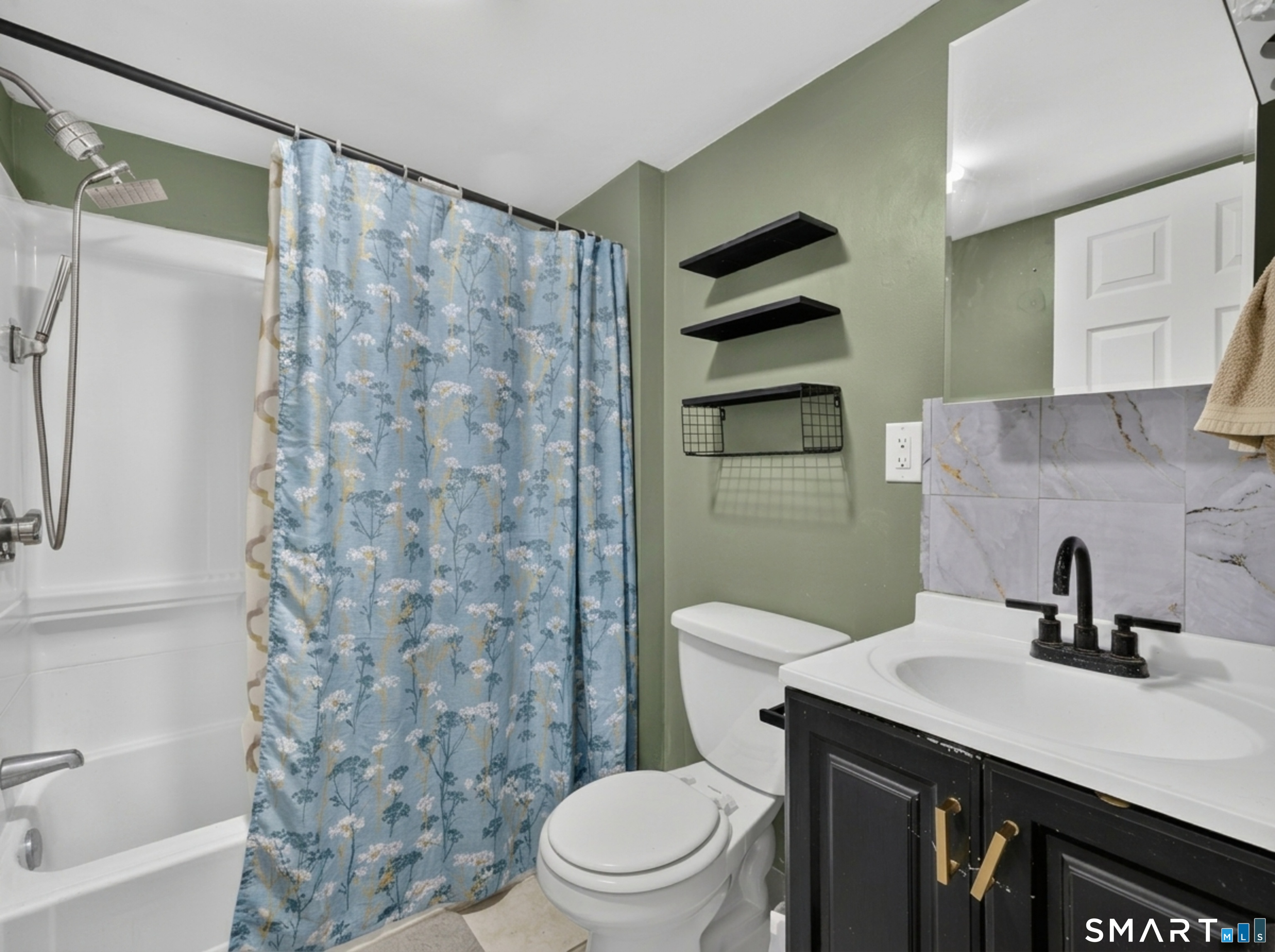 5 Manwaring Street New London CT 06320
