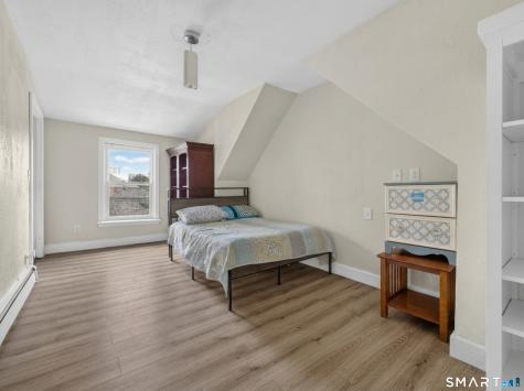 5 Manwaring Street New London CT 06320