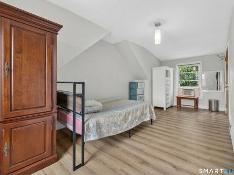 5 Manwaring Street New London CT 06320