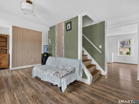5 Manwaring Street New London CT 06320