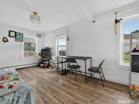 5 Manwaring Street New London CT 06320