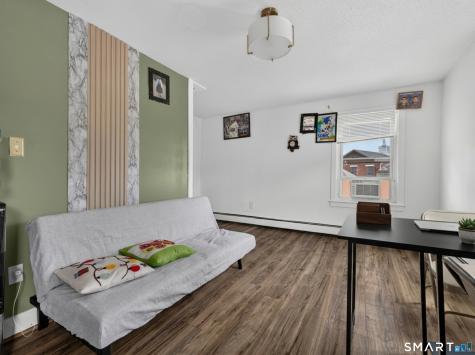 5 Manwaring Street New London CT 06320