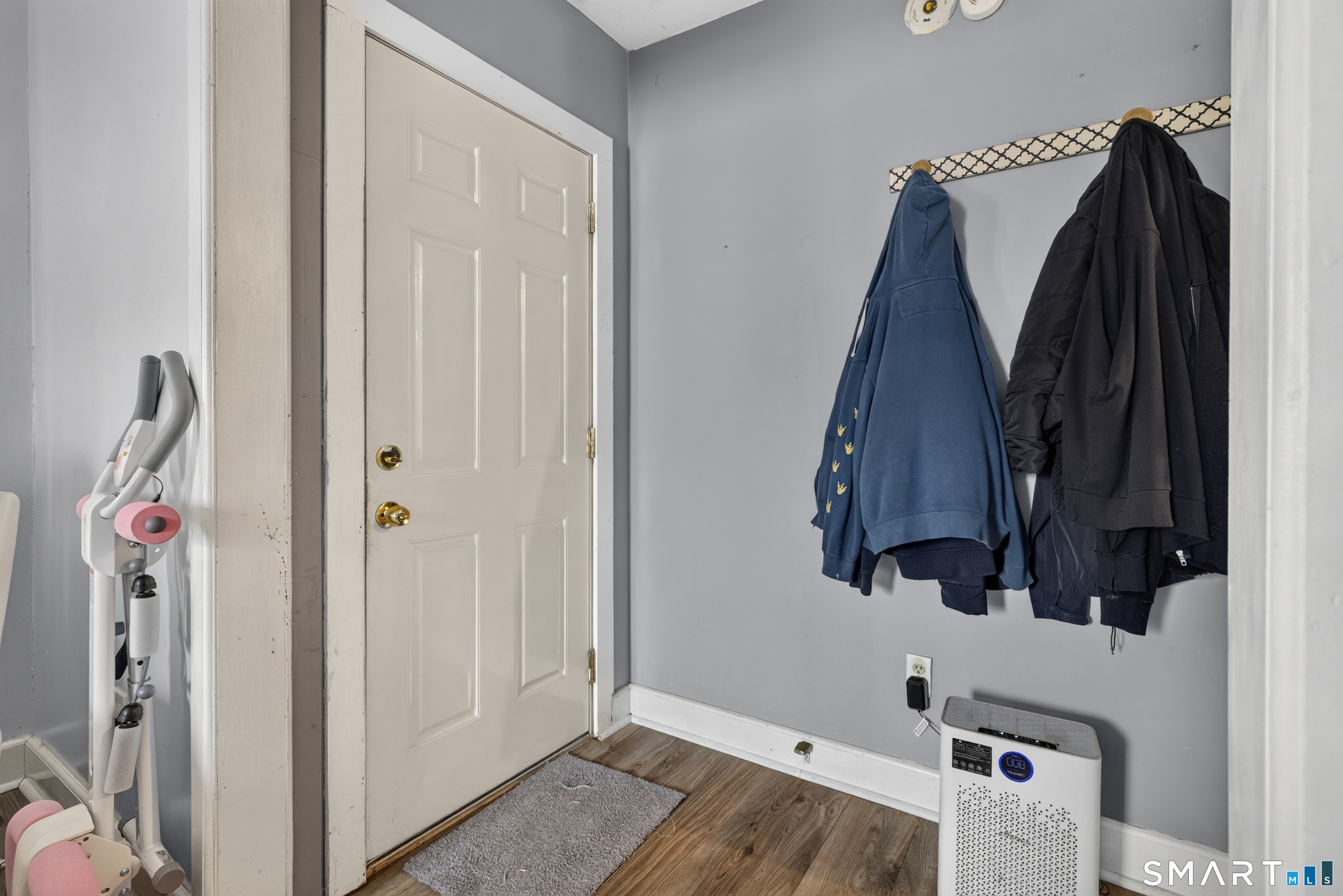 5 Manwaring Street New London CT 06320