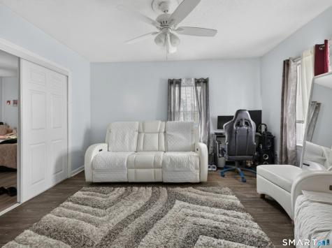 5 Manwaring Street New London CT 06320