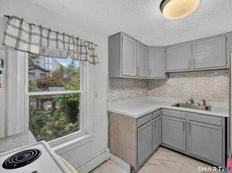 5 Manwaring Street New London CT 06320